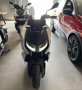 BMW CE04 BEYAZ