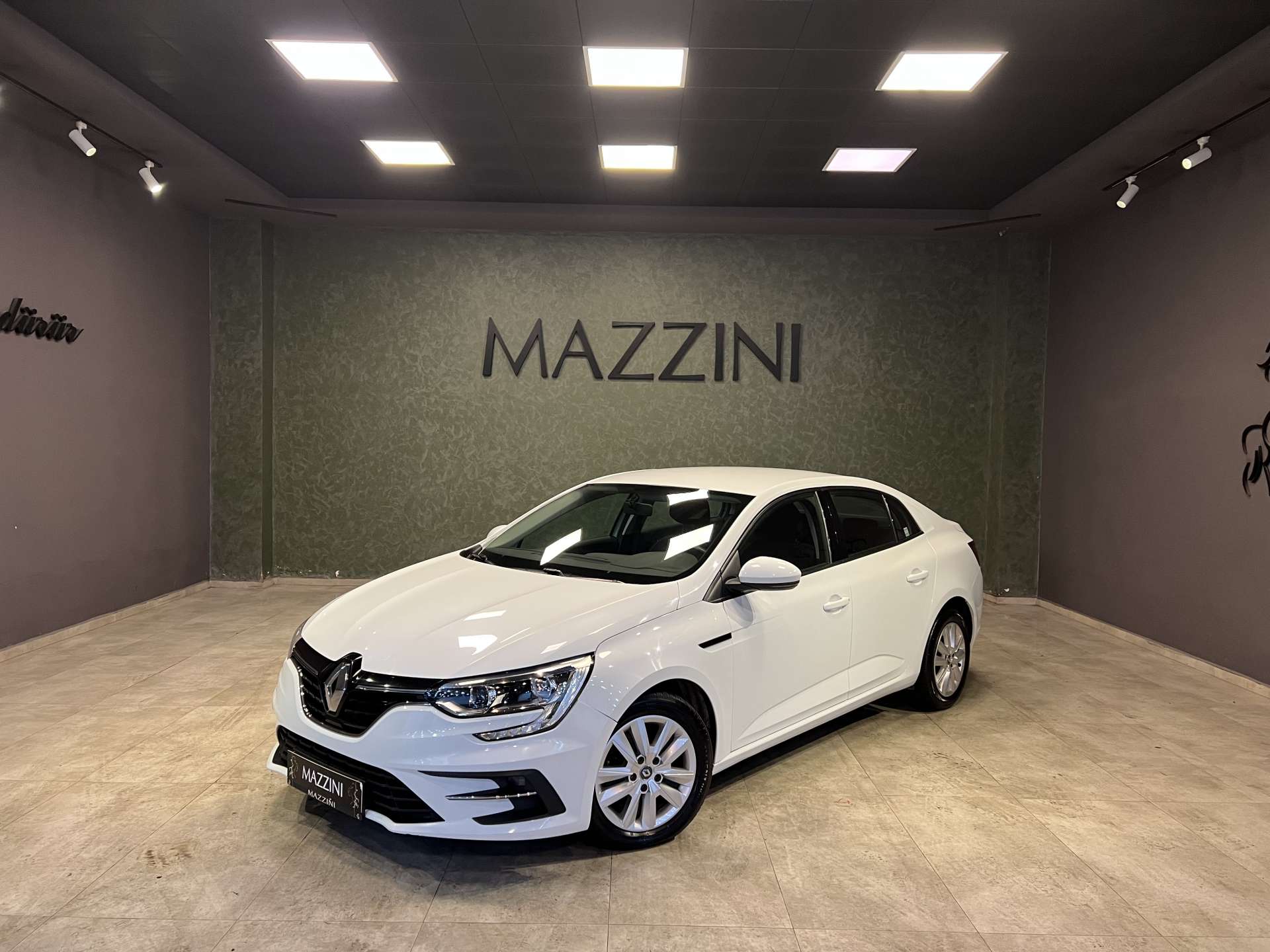 RENAULT MEGANE SEDAN 1.5 BLUEDCI JOY EDC