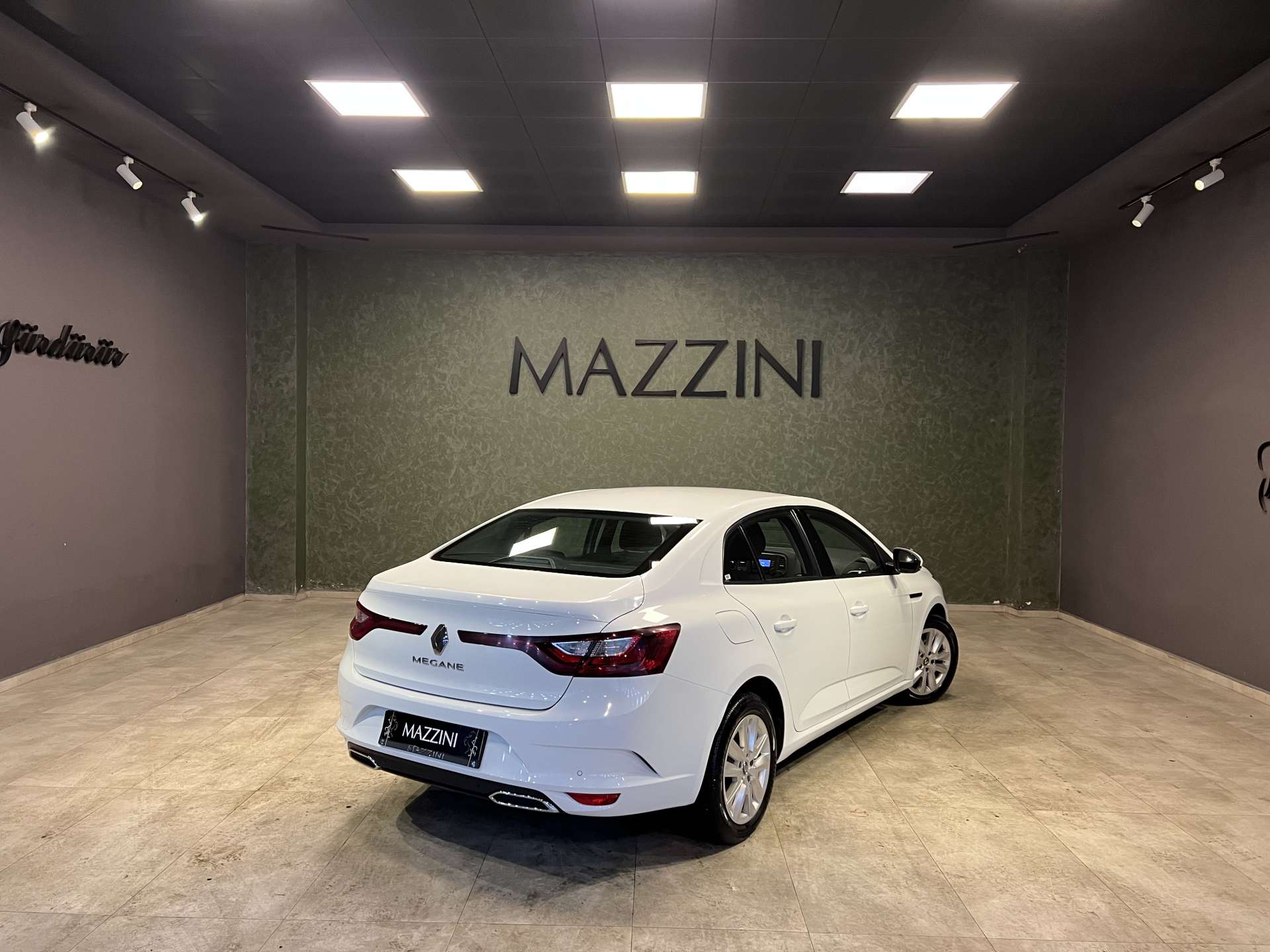 RENAULT MEGANE SEDAN 1.5 BLUEDCI JOY EDC