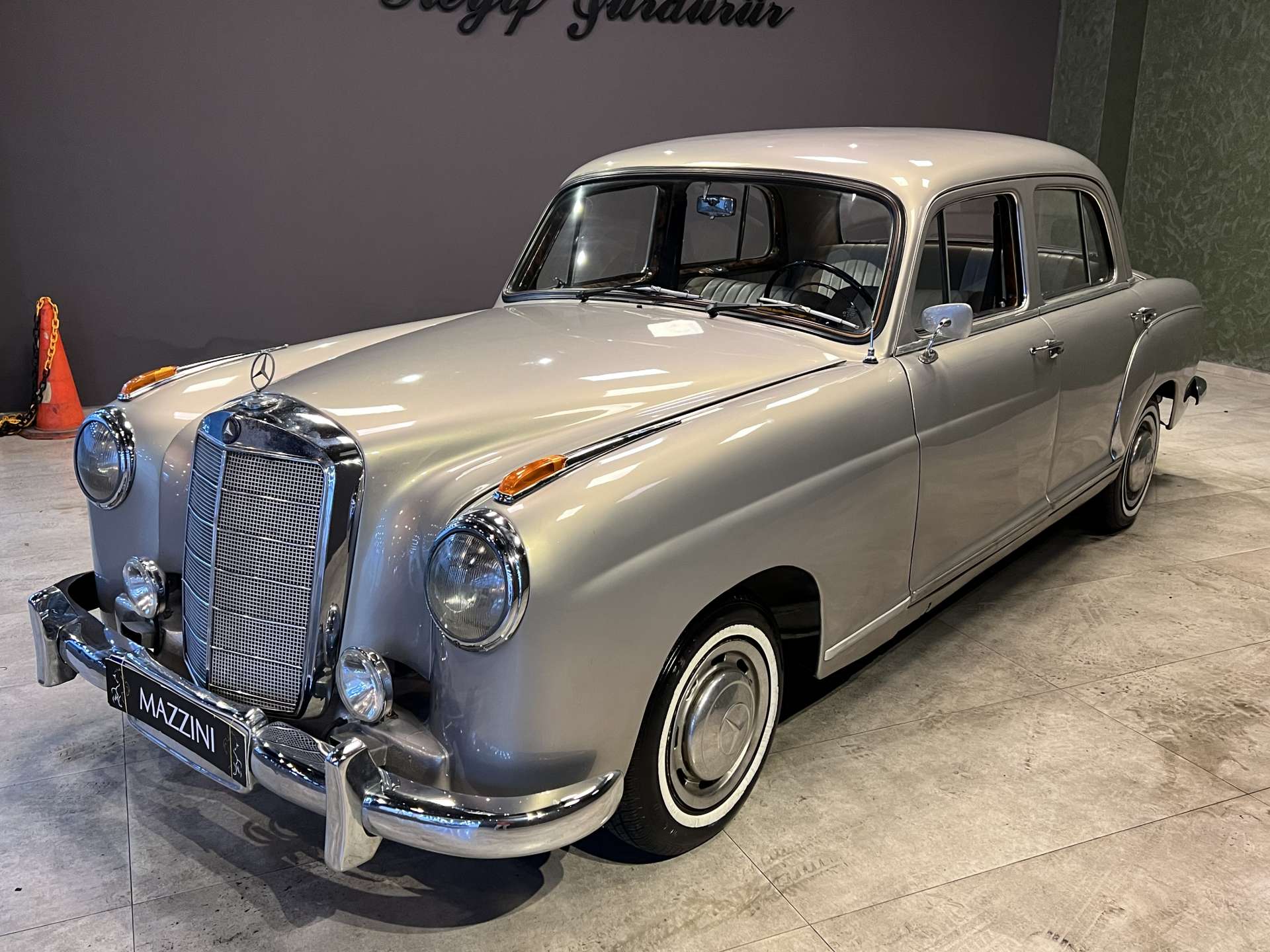 MERCEDES BENZ 220A  1954 GRİ