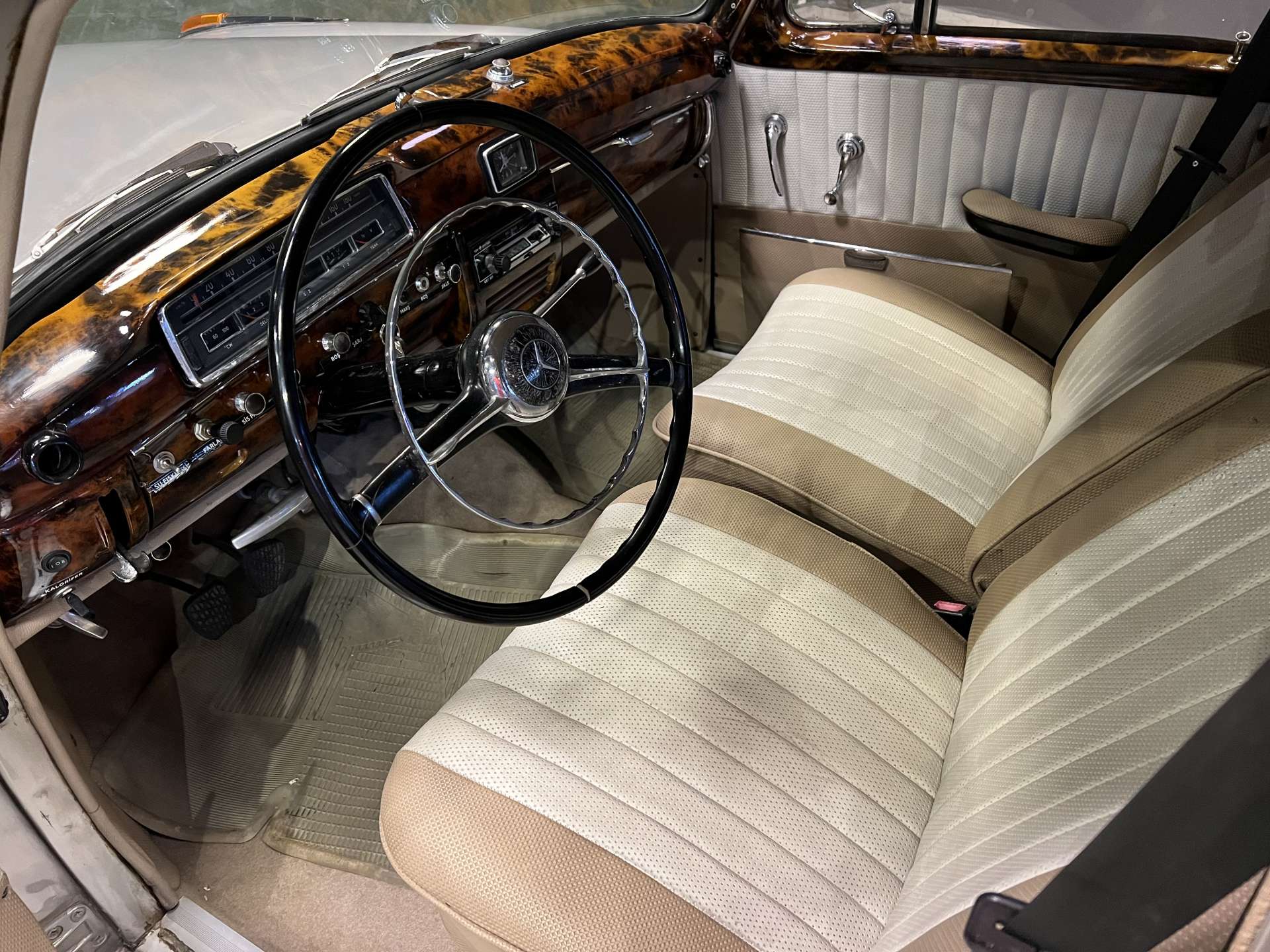 MERCEDES BENZ 220A  1954 GRİ