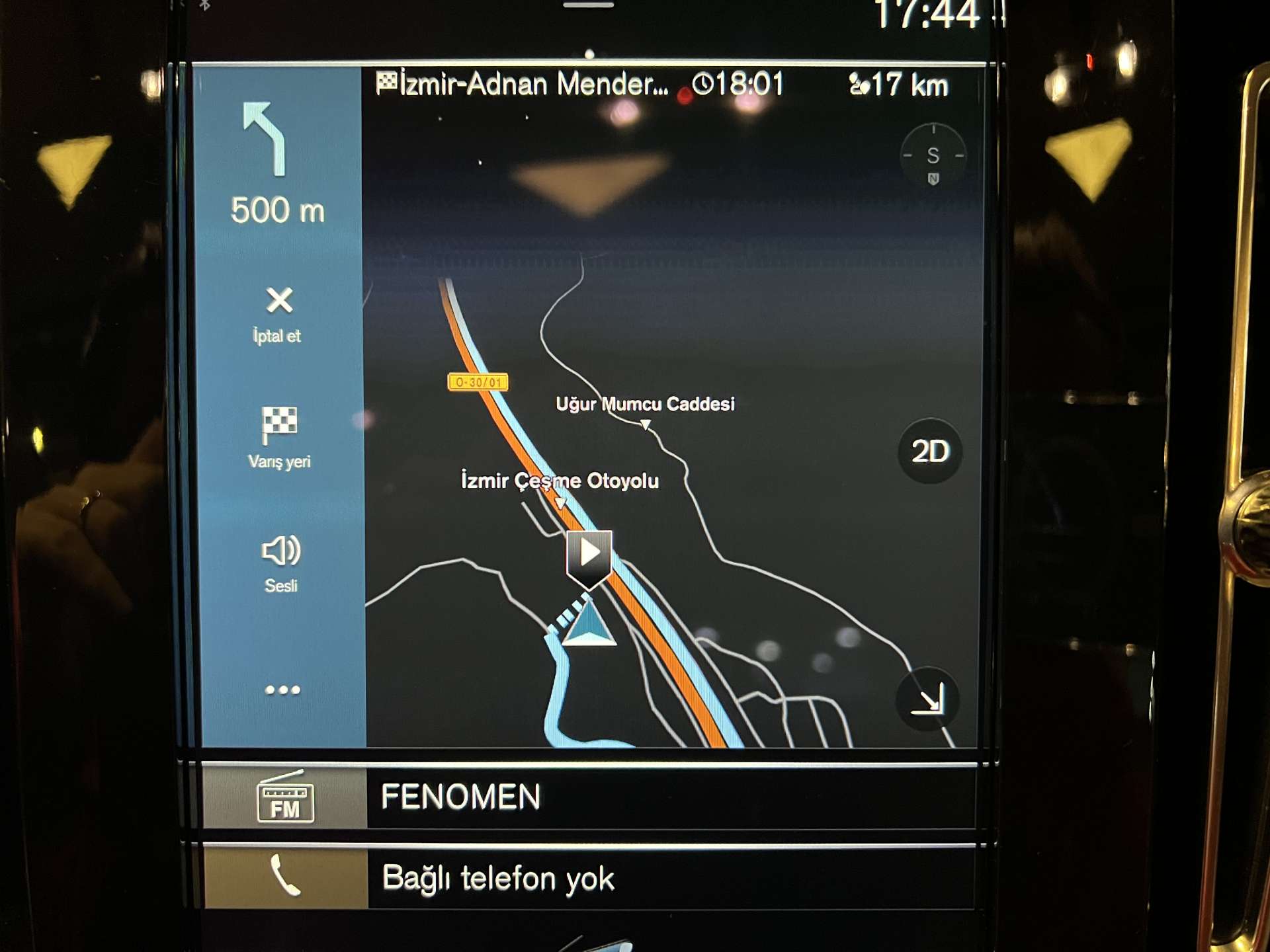 VOLVO-XC40-T3 FWD MOMENTUM GEARTRONIC