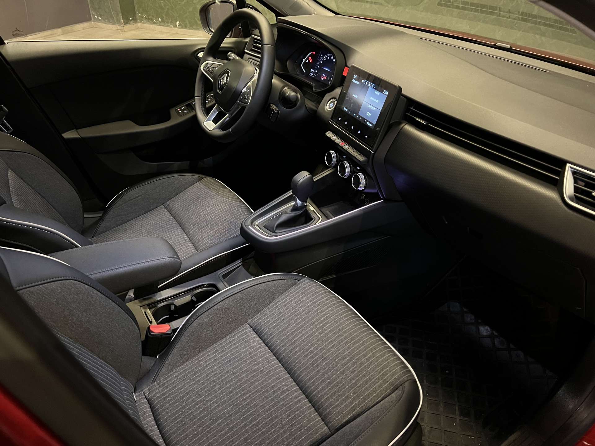 RENAULT CLİO 1.0 TCE XTRONIC ICON