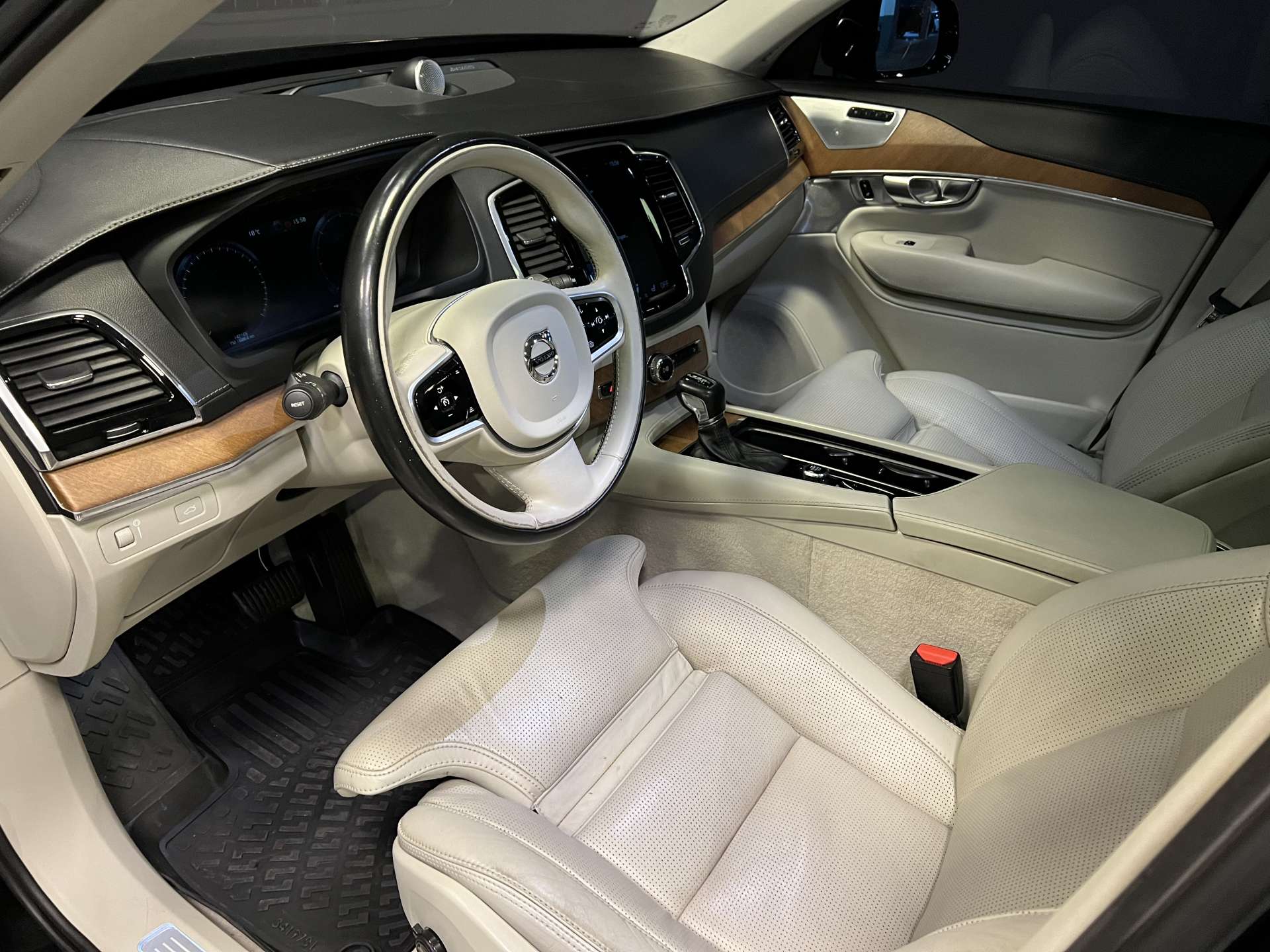 VOLVO XC90 2.0 D5 INSCRIPTION GEARTRONIC