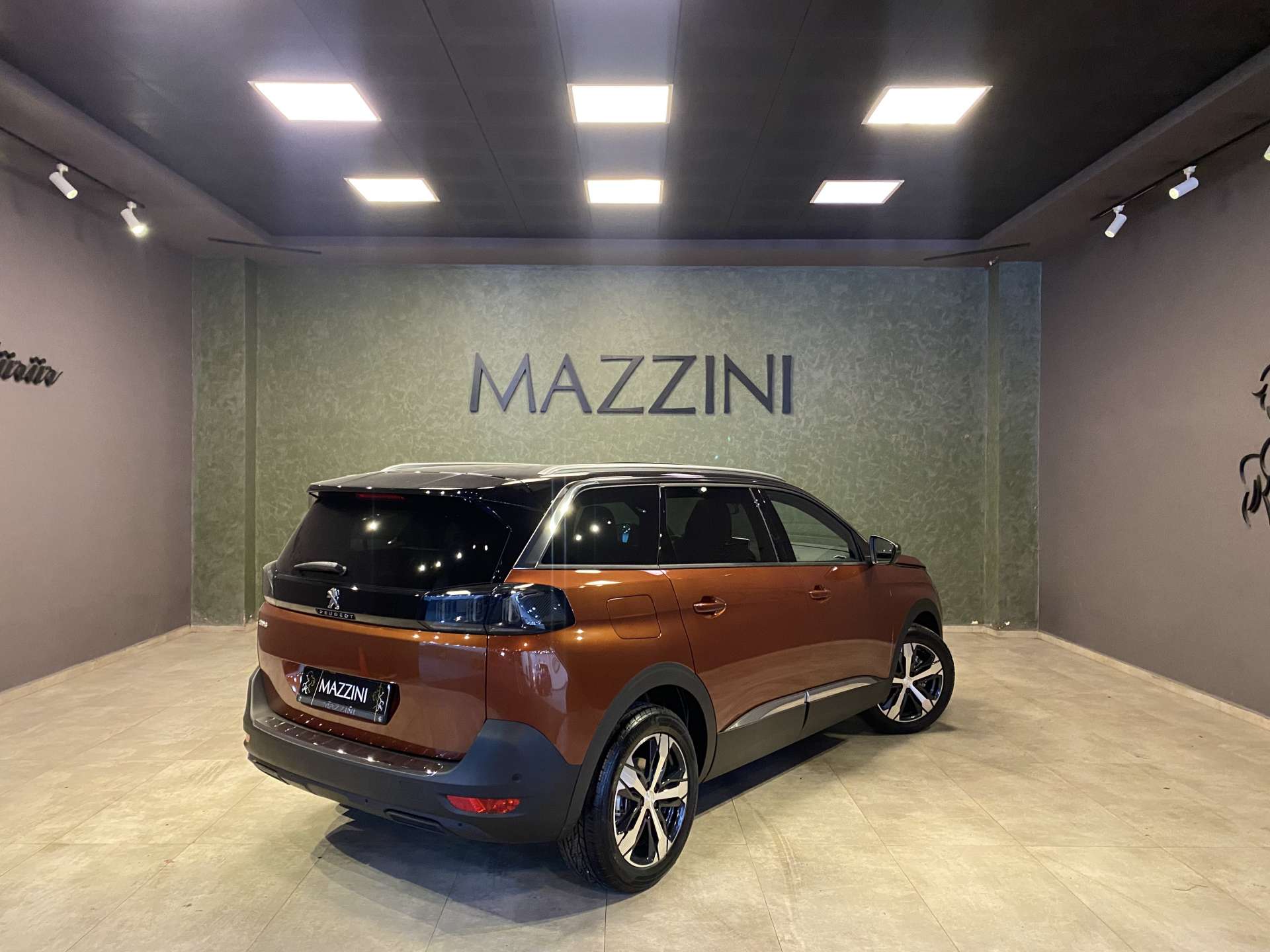 PEUGEOT 5008 1.5 BLUEHDI ALLURE