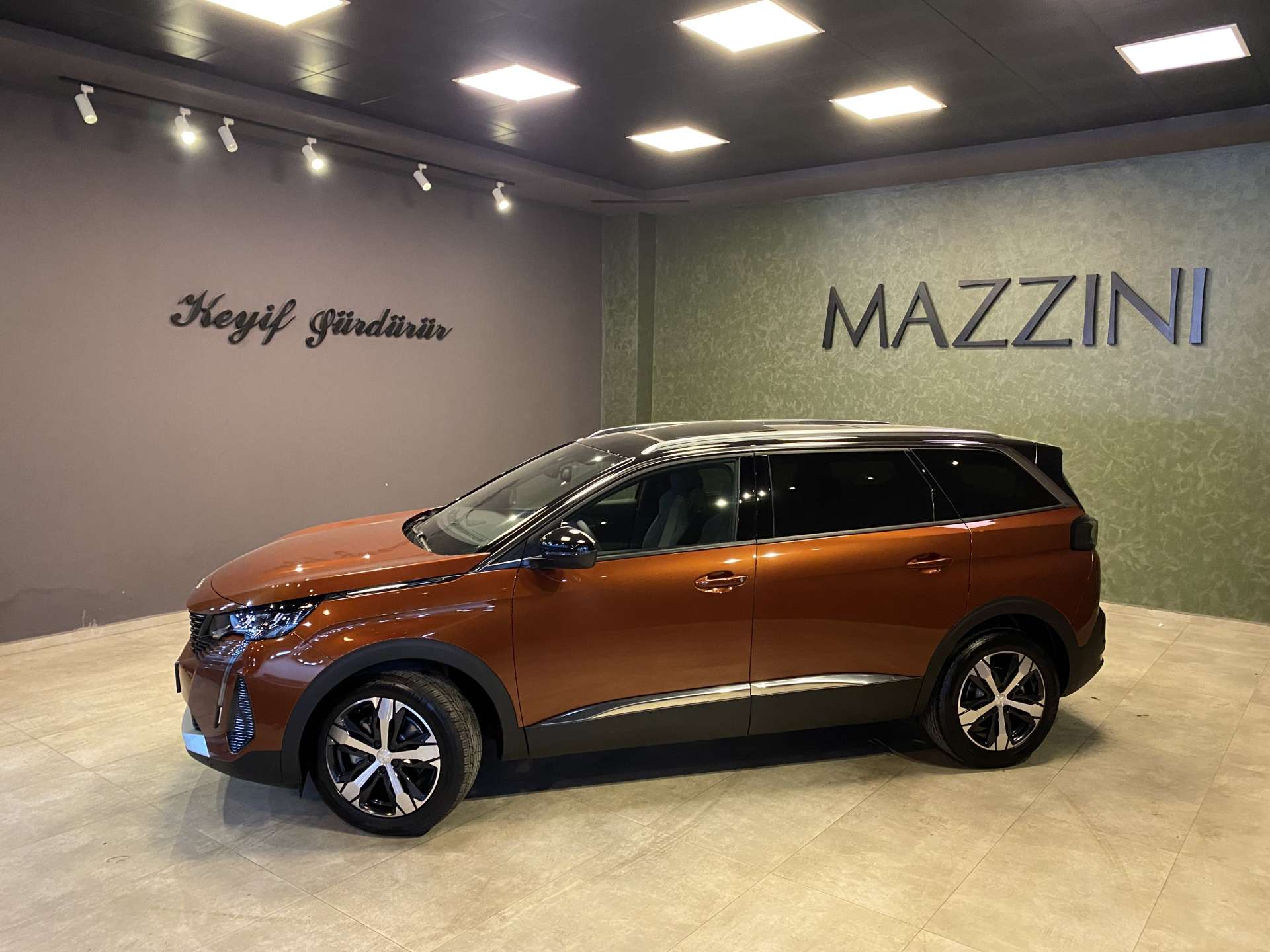 PEUGEOT 5008 1.5 BLUEHDI ALLURE