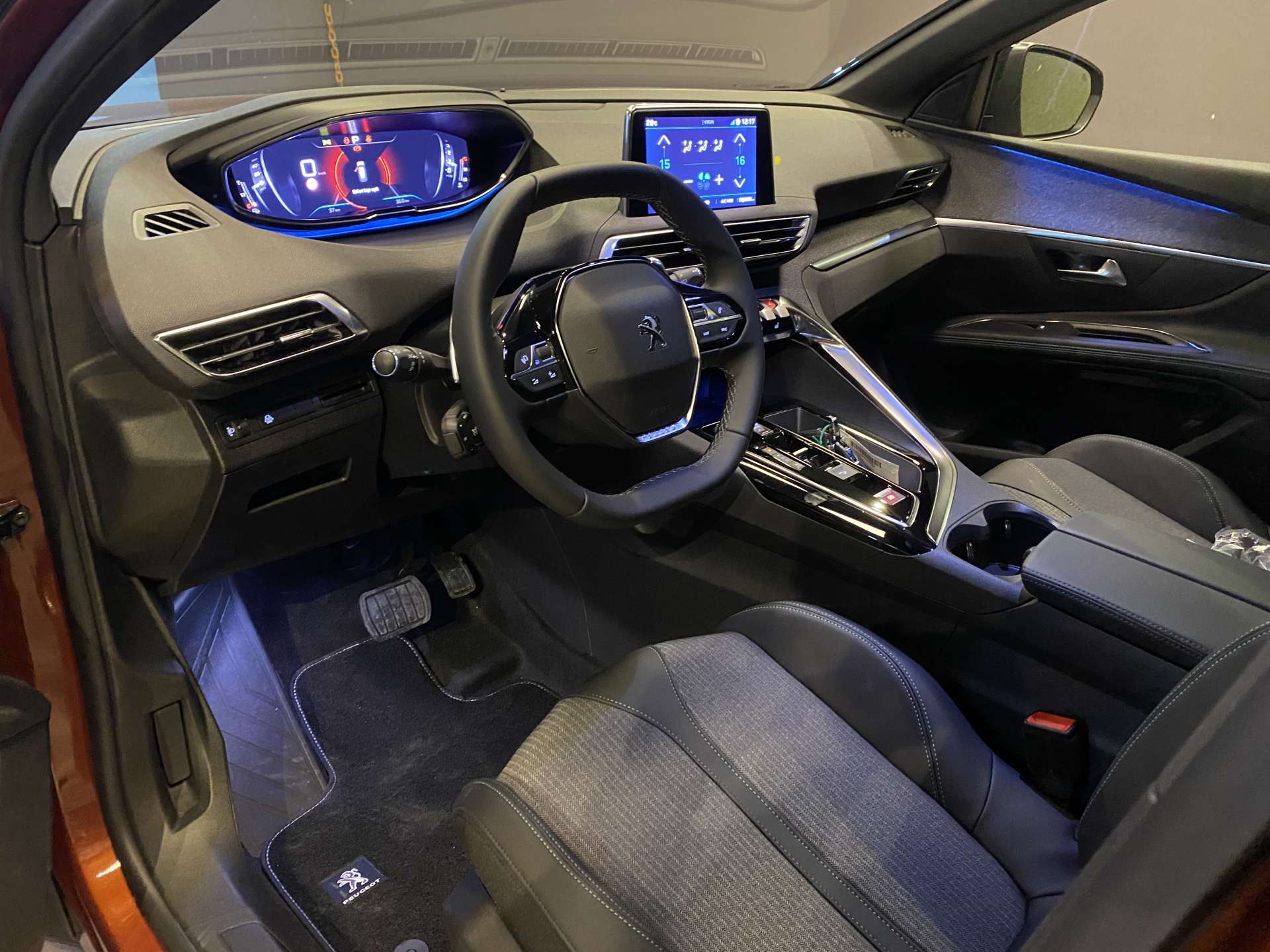 PEUGEOT 5008 1.5 BLUEHDI ALLURE