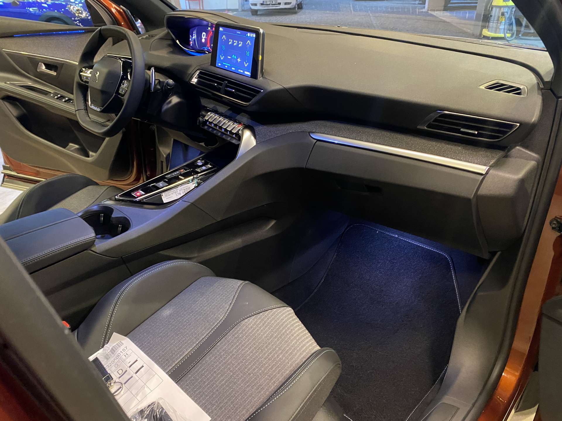 PEUGEOT 5008 1.5 BLUEHDI ALLURE