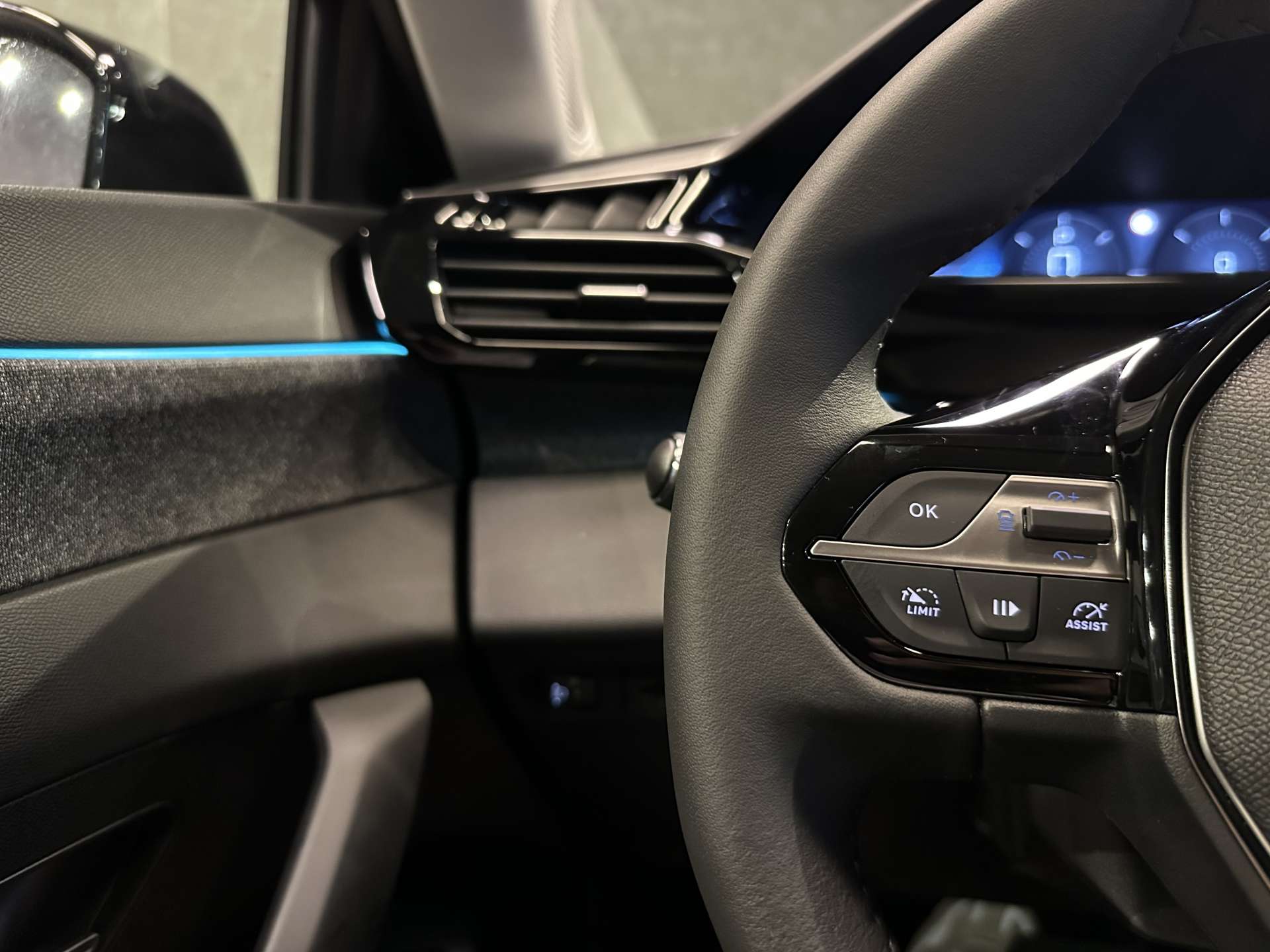 PEUGEOT 408 1.2 ALLURE 2023 GRİ