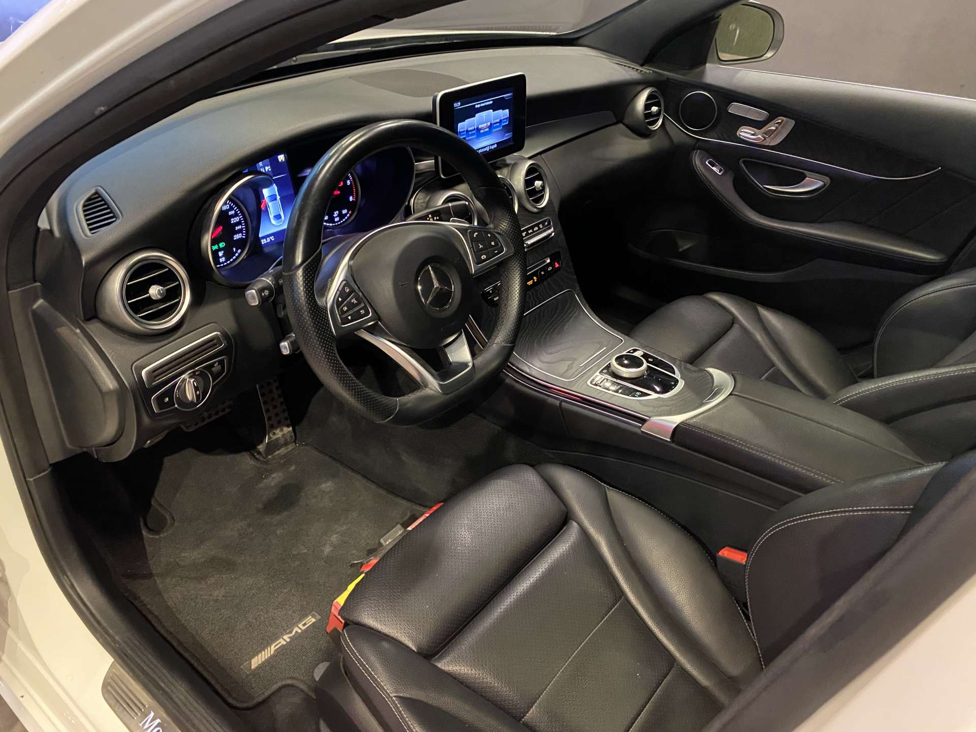 MERCEDES C200 BLUTEC AMG