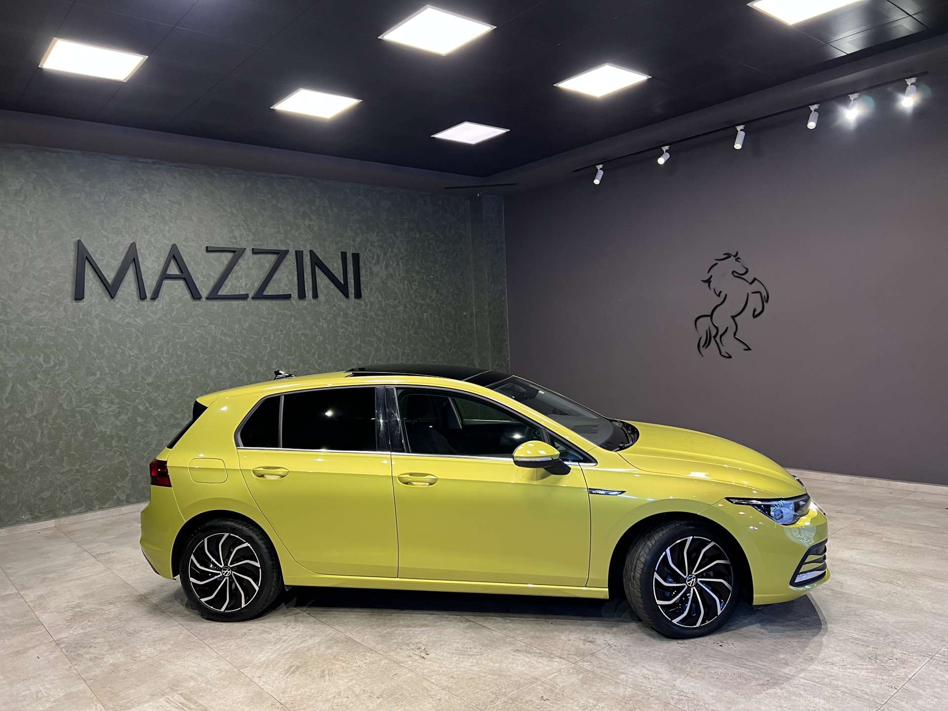 VOLKSWAGEN-GOLF-1.0 ETSI 110PS STYLE DSG