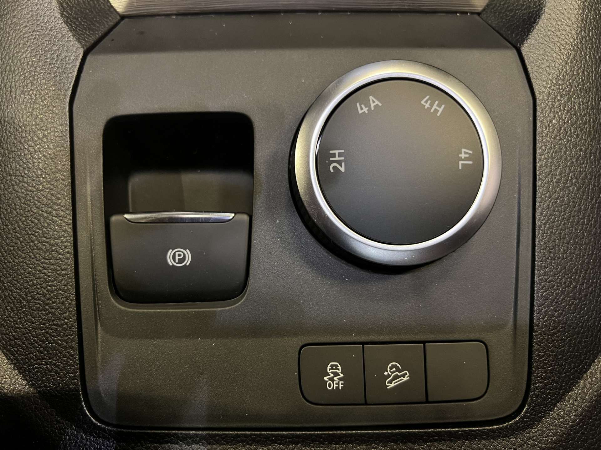 VOLKSWAGEN AMAROK 2.0 TDI STYLE PLUS KIRMIZI
