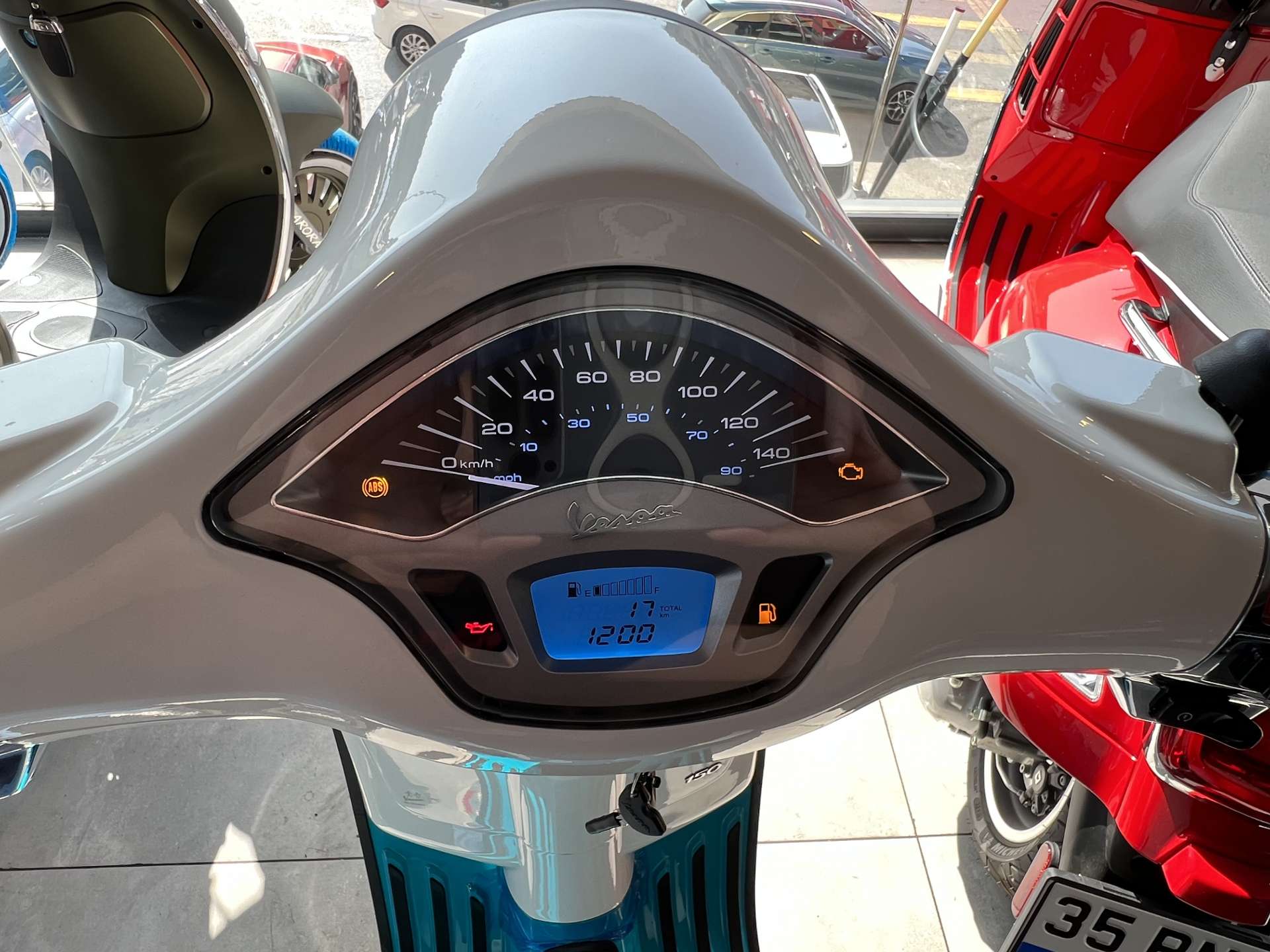 PIAGGIO VESPA PRIMAVERA 150 BEYAZ