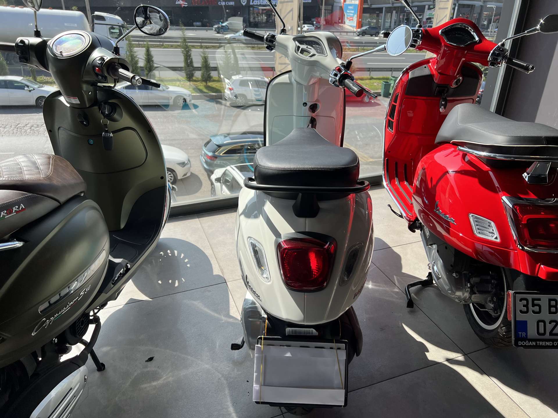 PIAGGIO VESPA PRIMAVERA 150 BEYAZ