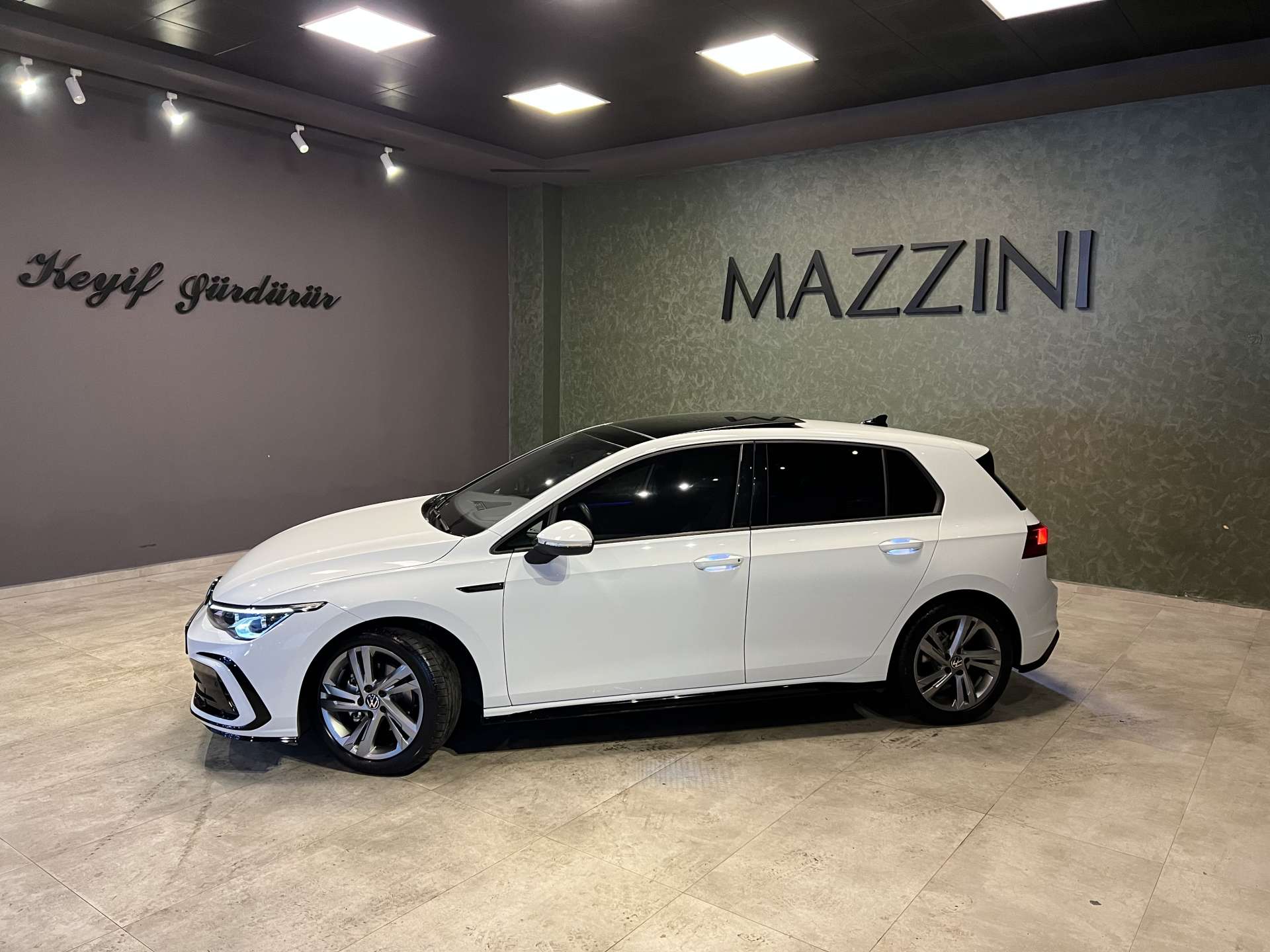 VW GOLF 1.0 E TSI DSG R LİNE BEYAZ