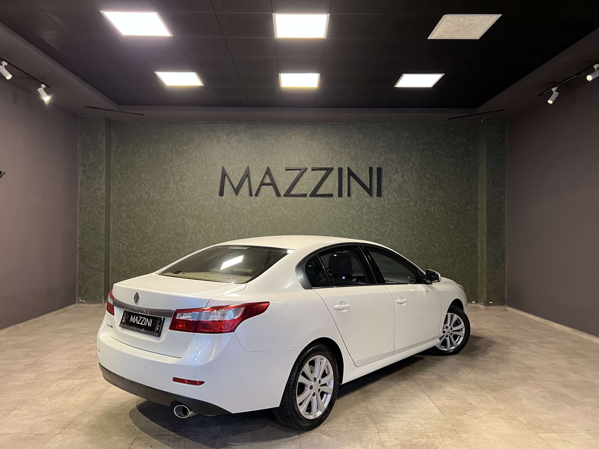 RENAULT LATITUDE 2.0 PRİVİLLAGE