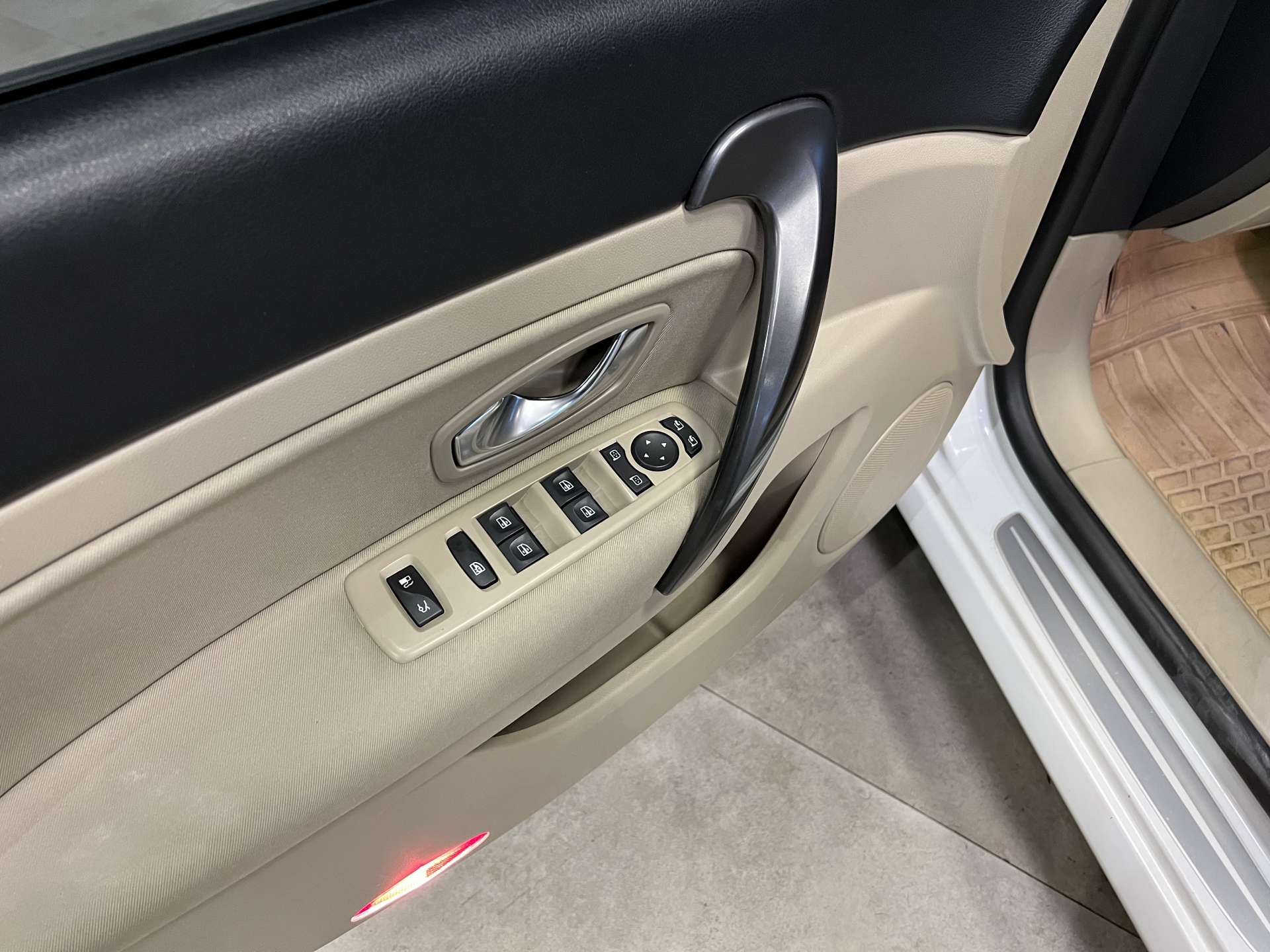 RENAULT LATITUDE 2.0 PRİVİLLAGE