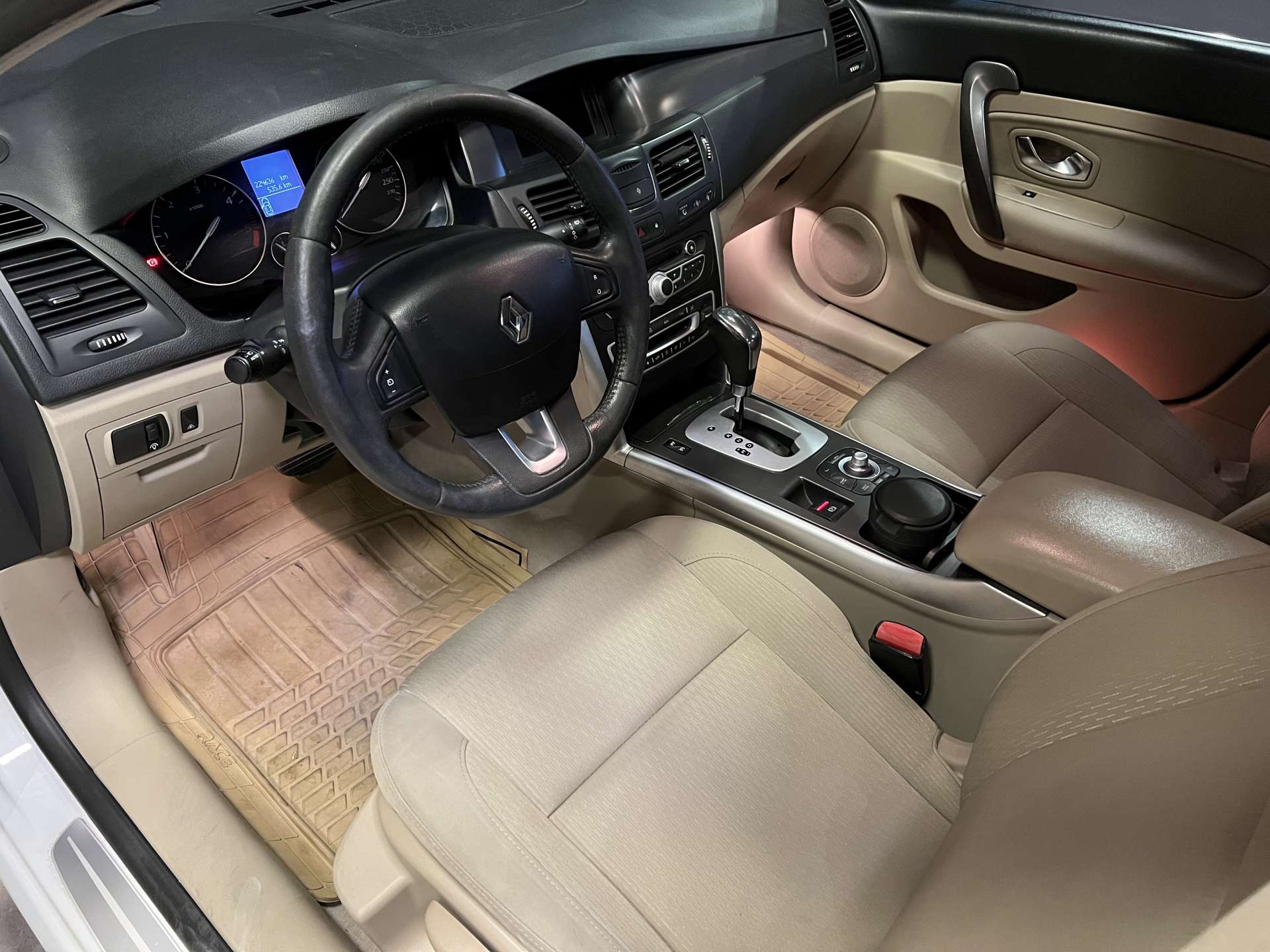 RENAULT LATITUDE 2.0 PRİVİLLAGE