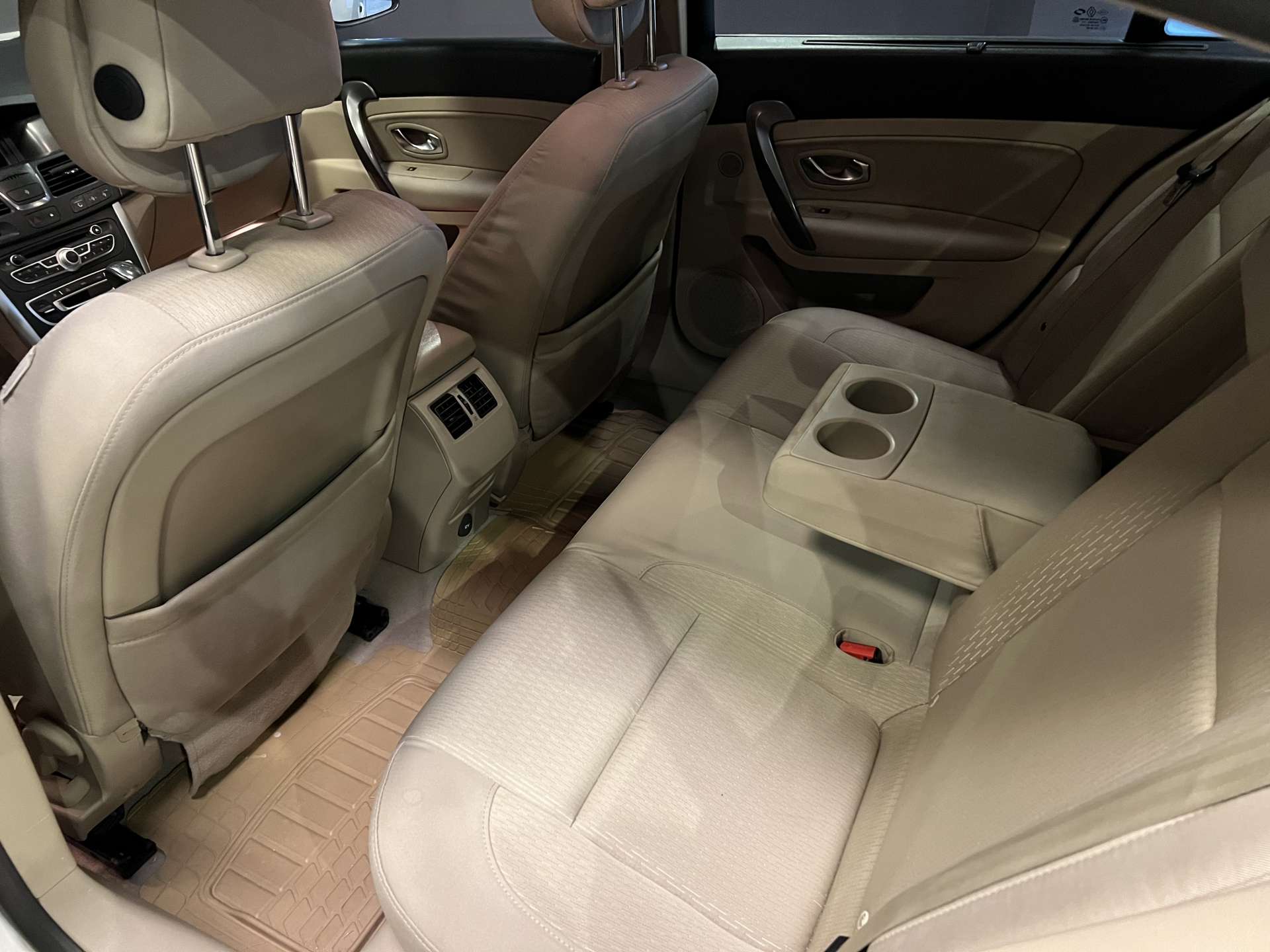 RENAULT LATITUDE 2.0 PRİVİLLAGE