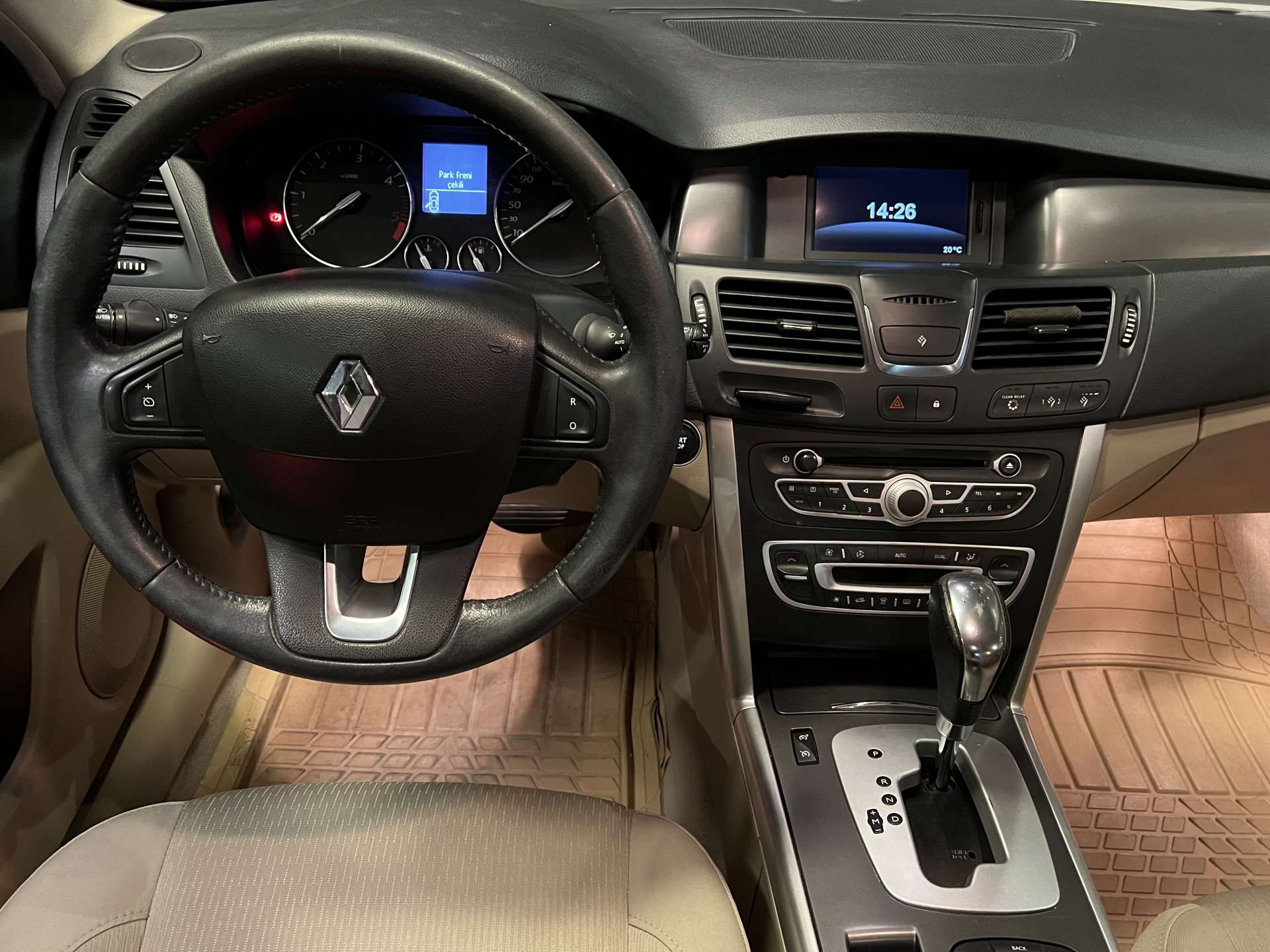 RENAULT LATITUDE 2.0 PRİVİLLAGE